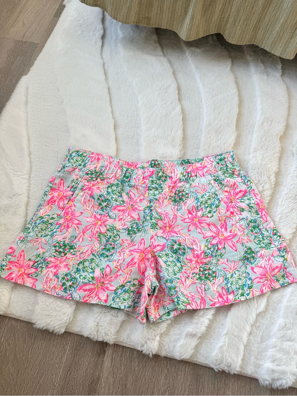 Lily Pulitzer Lilo Linen Shorts in the So Shellegant